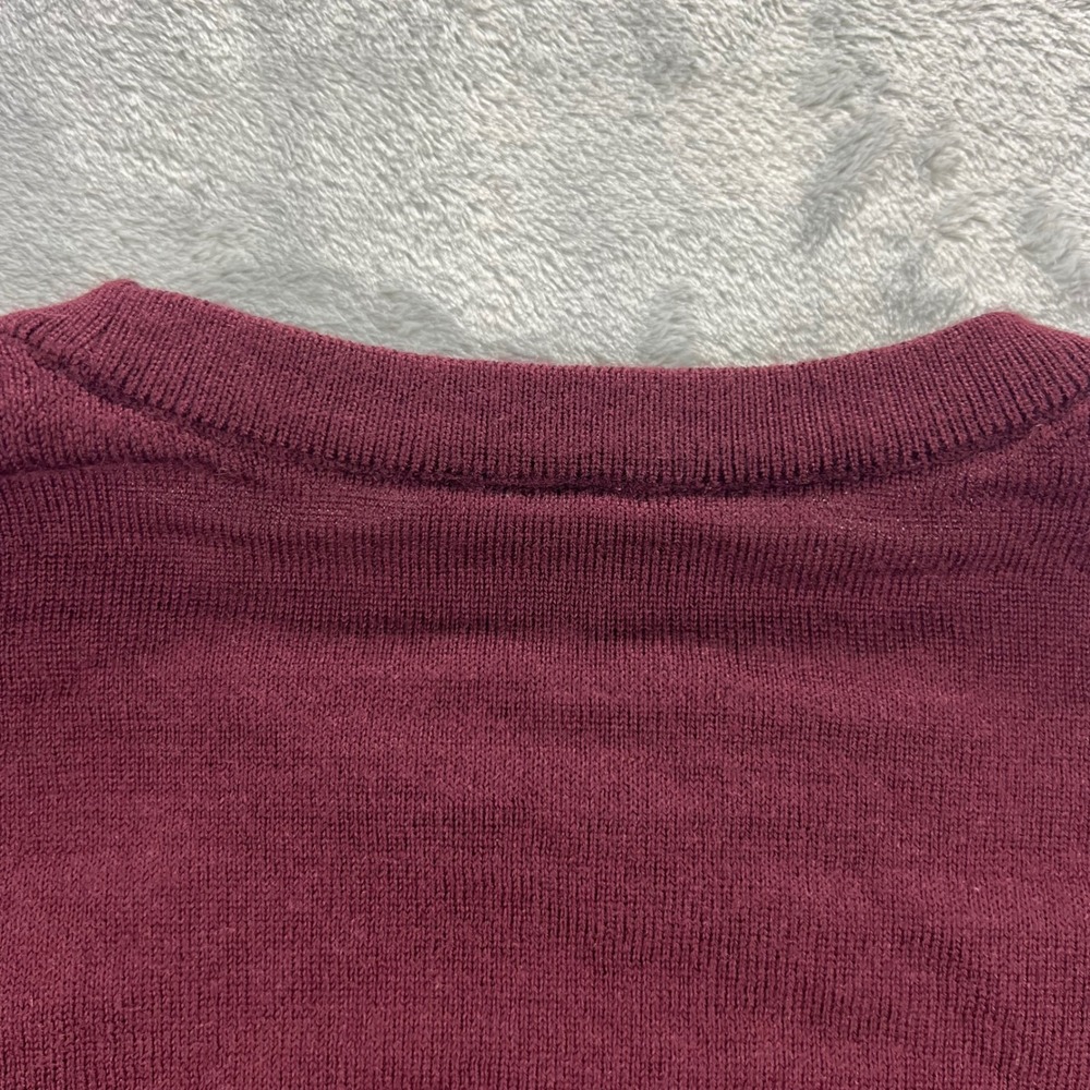 EXPRESS Crewneck Sweater Mens Medium Burgundy Maroon 100 Merino Wool .5" Hole - Picture 14 of 16